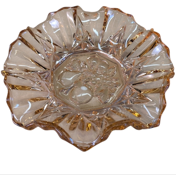 Elegant Glass Decorative Bowl Tabletop Decor Conversation Piece Holiday Glam - Picture 1 of 8